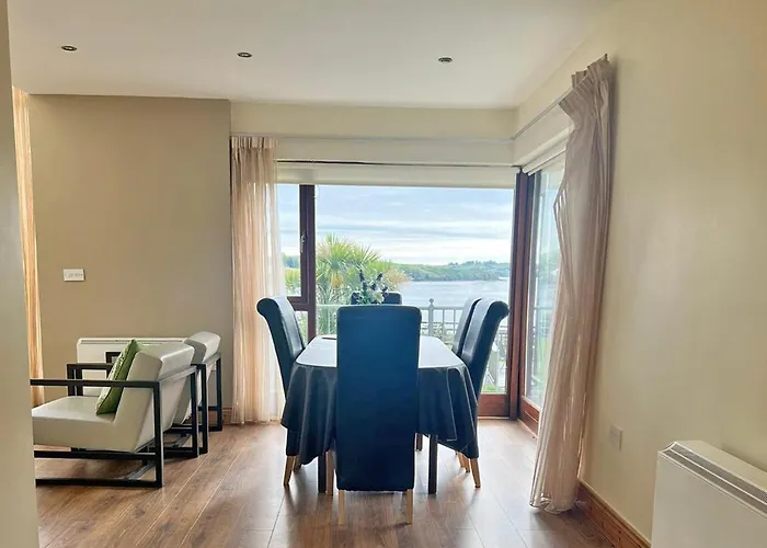 Castle Quay Homes By Trident Homes 펜션 킨세일