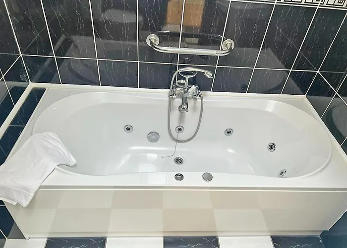 Castle Quay Homes By Trident Homes 펜션